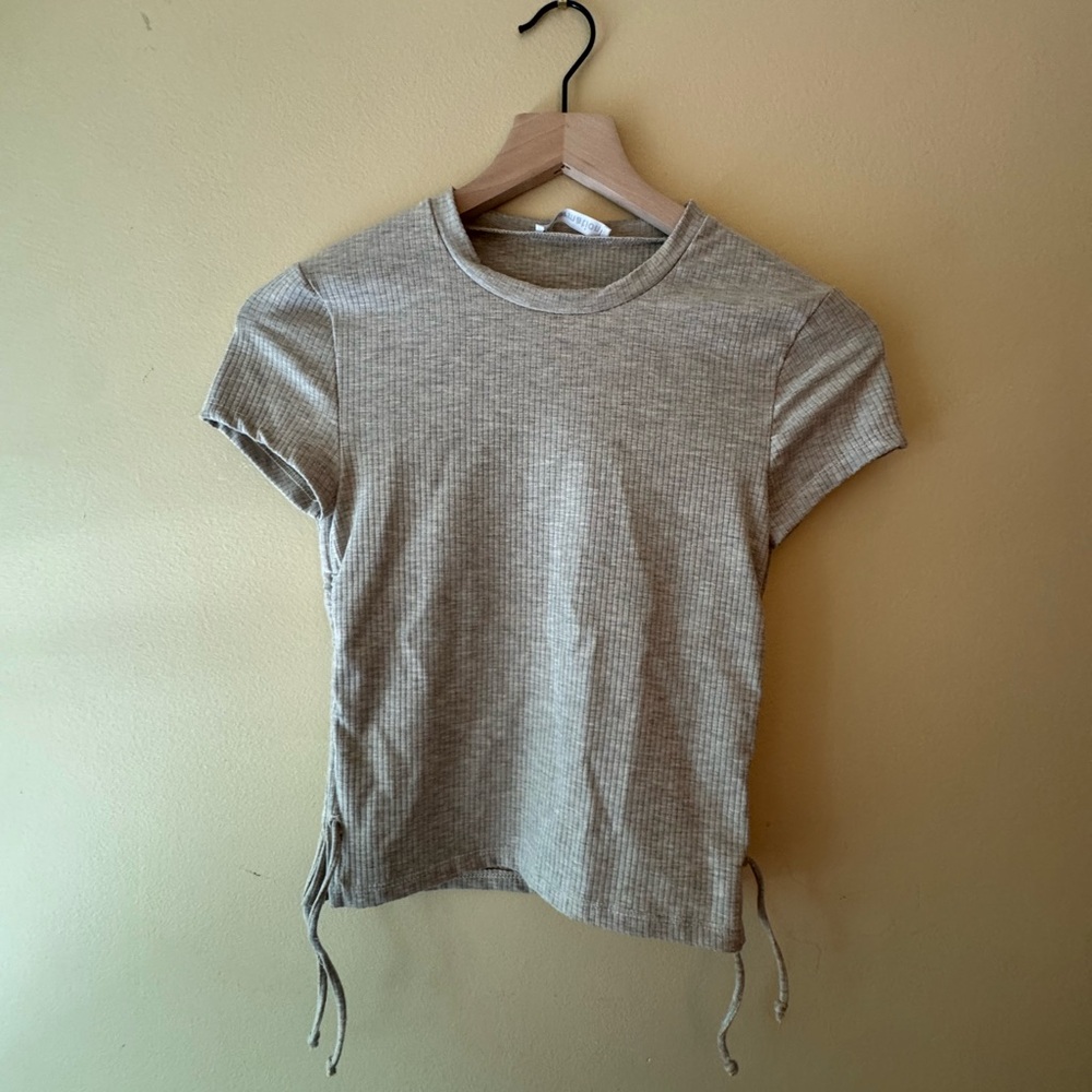 The Reformation Taupe Ribbed Short Sleeve Top w side ties - size XS